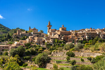 Obraz premium Aussicht auf das Bergdorf Valldemossa, Mallorca