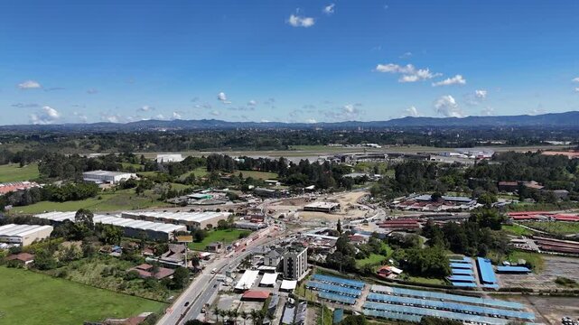 video a&eacute;reo realizado en el sector de Sajonia, Rionegro, Colombia; cerca al aeropuerto Jos&eacute; Mar&iacute;a Cordova y al t&uacute;nel de Oriente que comunica a Medell&iacute;n con el terminal a&eacute;reo.
