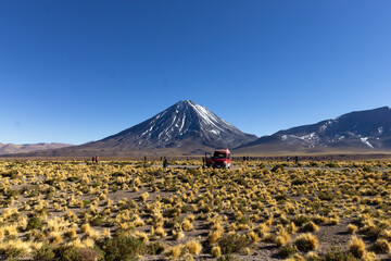 turismo en el altiplano Chileno, cordillera de los andes, desierto de Atacama