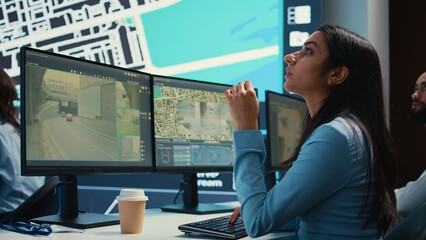 Indian operator transmitting gps coordinates for couriers to deliver orders, following awb...