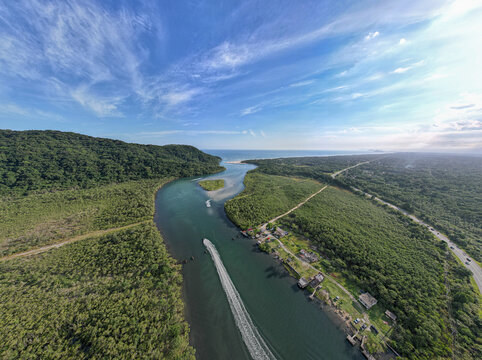 Praia de Guaratuba - Bertioga - Litoral Norte de SP - vista aerea