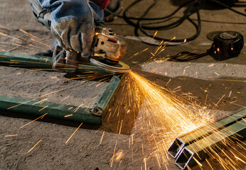 herrería, soldadura, welding, persona soldando metal
grinding