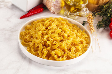 Raw dry Italian pasta Gallo