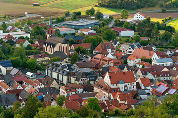 Blick vom NSG Haarberg auf die historische Altstadt von Euerdorf, Landkreis Bad Kissingen,...