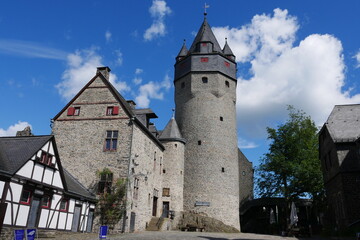 Fototapeta premium Bergfried der Burg Altena im Sauerland