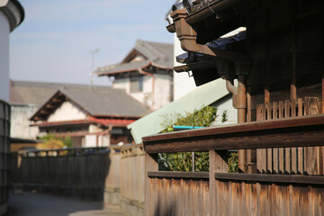 木造の壁と家 © TeTsumi