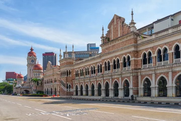 Selbstklebende Fototapeten The Sultan Abdul Samad Building and Jalan Raja, Kuala Lumpur © efired