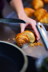 Frische Croissants aus dem Ofen, hausgemacht