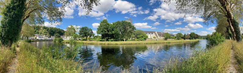 le long de l'Aulne à Châteaulin en Bretagne Finistère