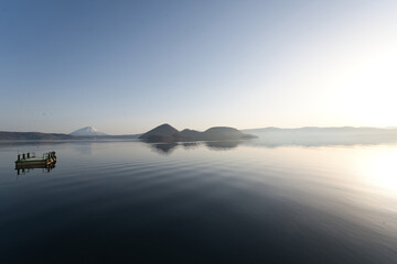洞爺湖の中島と夕焼けの青空