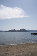 洞爺湖の中島と青空