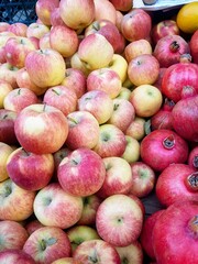 red apples at the market