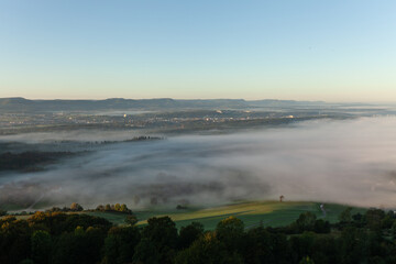 Nebelmeer am Hohenstaufen. Wunderschöne Aussicht von der Spielburg aus bis zur Schwäbischen Alb...