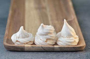 Meringue cookies