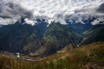 Fototapeta premium A journey to Choquequirao is not just a hike; it’s an adventure through breathtaking landscapes, ancient ruins, and the heart of Peru’s history. Every step brings us closer to the magic of this gem.