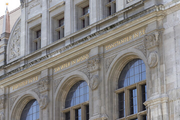Leipzig, lateinischer Leitspruch am Neuen Rathaus
