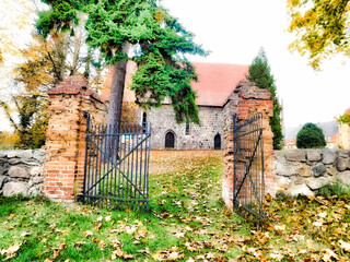 Die evangelische Kirche aus dem 13. Jahrhundert
