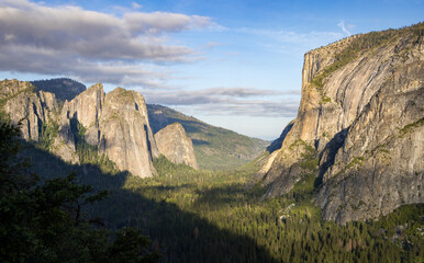 View on El Capitan and Cathedral Rocks from Four Mile Trail, Yosemite Valley, California