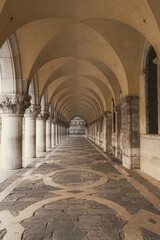 symmetry in venice