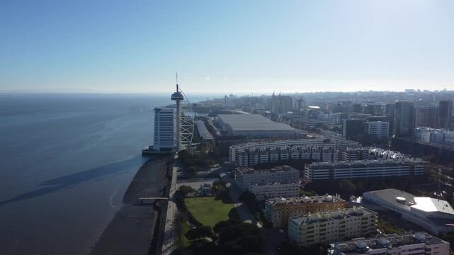 parque das na&ccedil;&otilde;es torre arranha ceus rio tejo