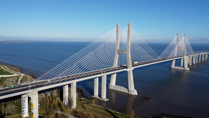 Obraz premium ponte vasco da gama, lisboa, portugal, imagens aéreas
