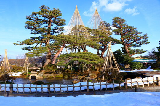 Japan, Ishikawa Prefecture, Kanazawa City, Kenrokuen Garden, garden, snow, winter