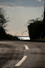 道路と海