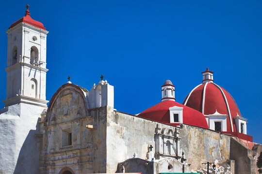 C&uacute;pulas de iglesia en Jonacatepec