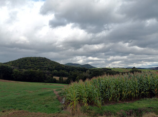 Aussicht von Feldweg in Steinbach, einem Ortsteil von Lebach, im Landkreis Saarlouis im Saarland in...