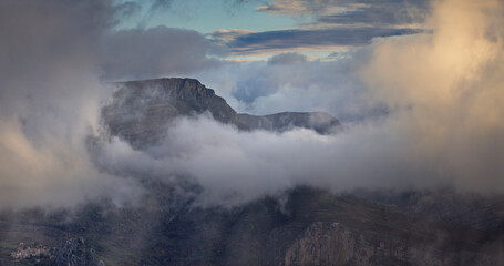 Brume sur Rougon, Alpes de Haute Provence, France