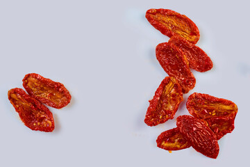 Fototapeta premium Getrocknete Tomaten mit Chili, tomaten, gemüse, getrocknet