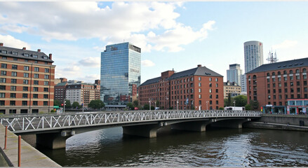 Obraz premium bridge over the river thames city