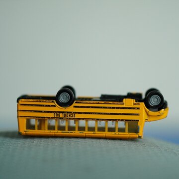 Toy model Siku school bus