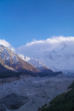 Majestic Nanga Parbat: Snow-Capped Peaks of Pakistan&rsquo;s Alpine Serenity