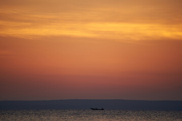 Obraz premium boat on the beautiful river