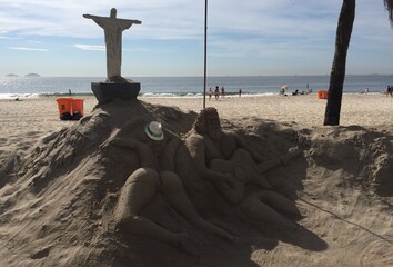 Rzeźba z piasku jezus i plaza brazylia © Miroslaw