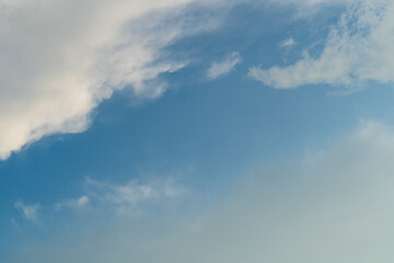 Fototapeta premium Cielo azzurro in Romania d'estate