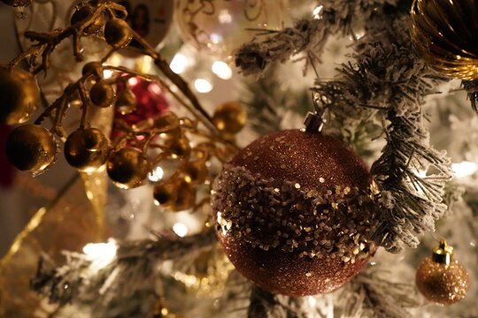 christmas tree decorations