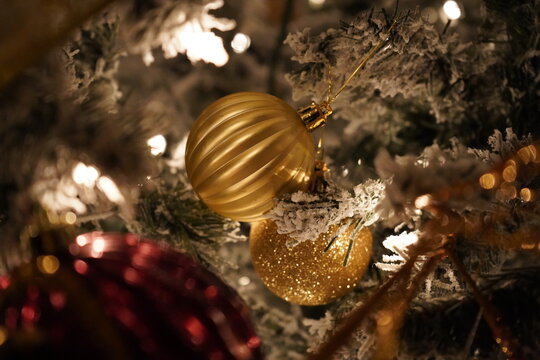 christmas tree decorations