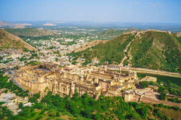 Obraz premium view over Amer fort from Jaigarh Fort in Jaipur, the capital of Rajasthan, India