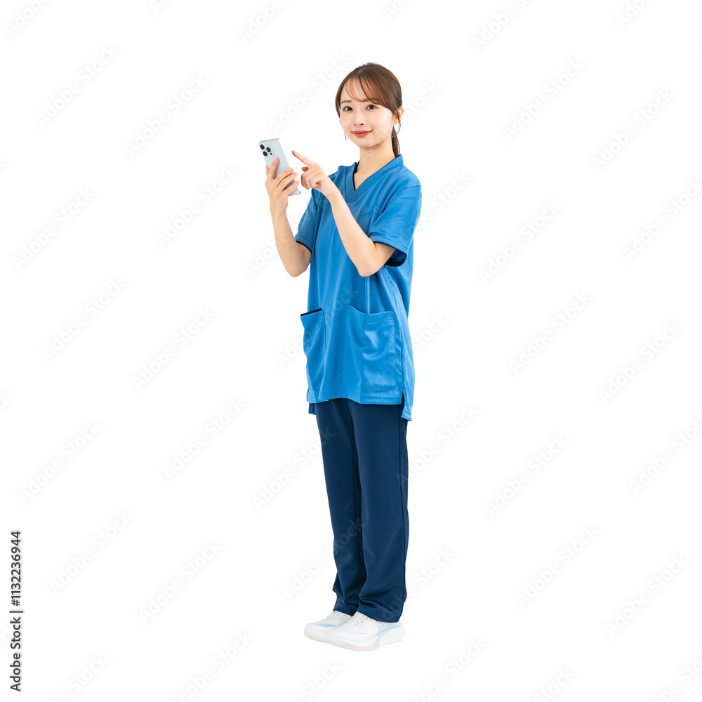 Poster スクラブを着てスマホを使う女性　手作業で精密に切り抜いた背景透過全身写真png