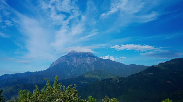 clouds over the mountain (Timelapse Mount Kinabalu)