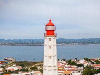 Faro del Cabo de Santa Maria en Ilha la Culatra Portugal