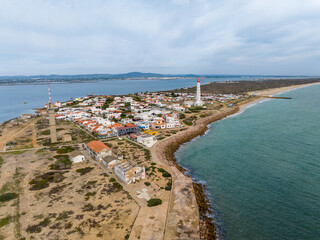 Faro del Cabo de Santa Maria en Ilha la Culatra Portugal