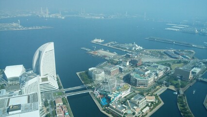 In Kanagawa Prefecture, Japan, there are hot springs and Chinatowns in tourist destinations such as Yokohama, Minato Mirai, Hakone, and Enoshima.