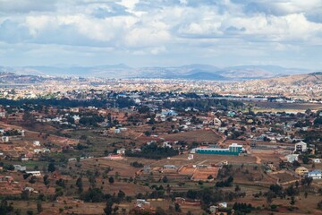 Obraz premium Panoramic Town View in a Madagascar Landscape