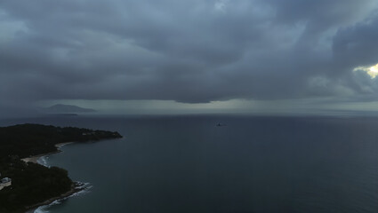 Fototapeta premium Stunning Ocean Shoreline from Above