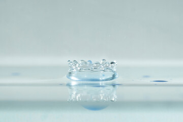 farbe tropfen wasser blau