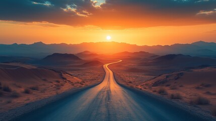 Route au milieu d'un d&eacute;sert rocheux au coucher de soleil. Drive through rocky desert at sunset.