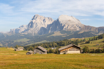 Obraz premium Panoramic view of Seiser Alm. Dolomite plateau and the largest high-elevation Alpine meadow in Europe, Italy